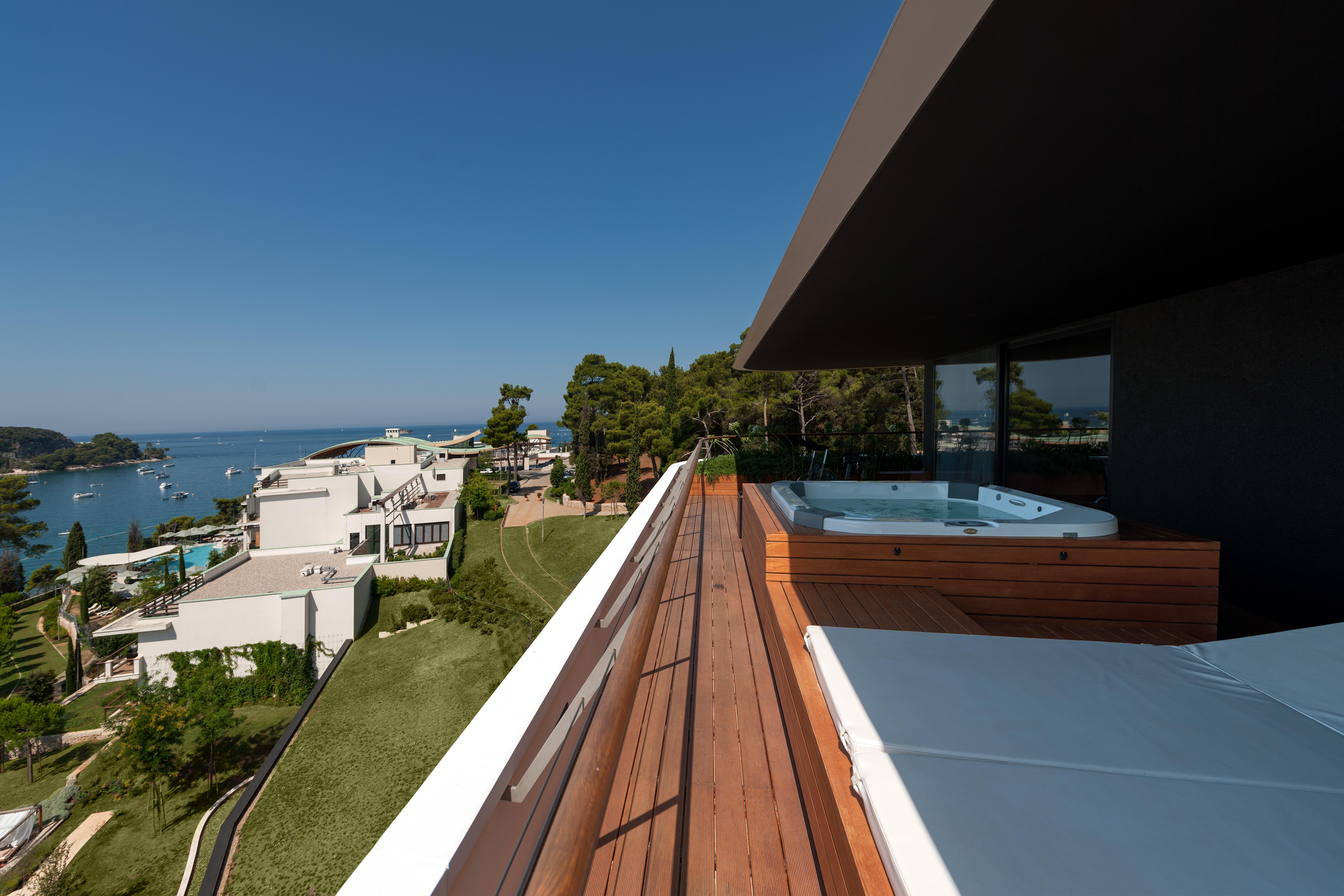 Lone Hotel By Maistra Collection Rovinj Luaran gambar The view from the house