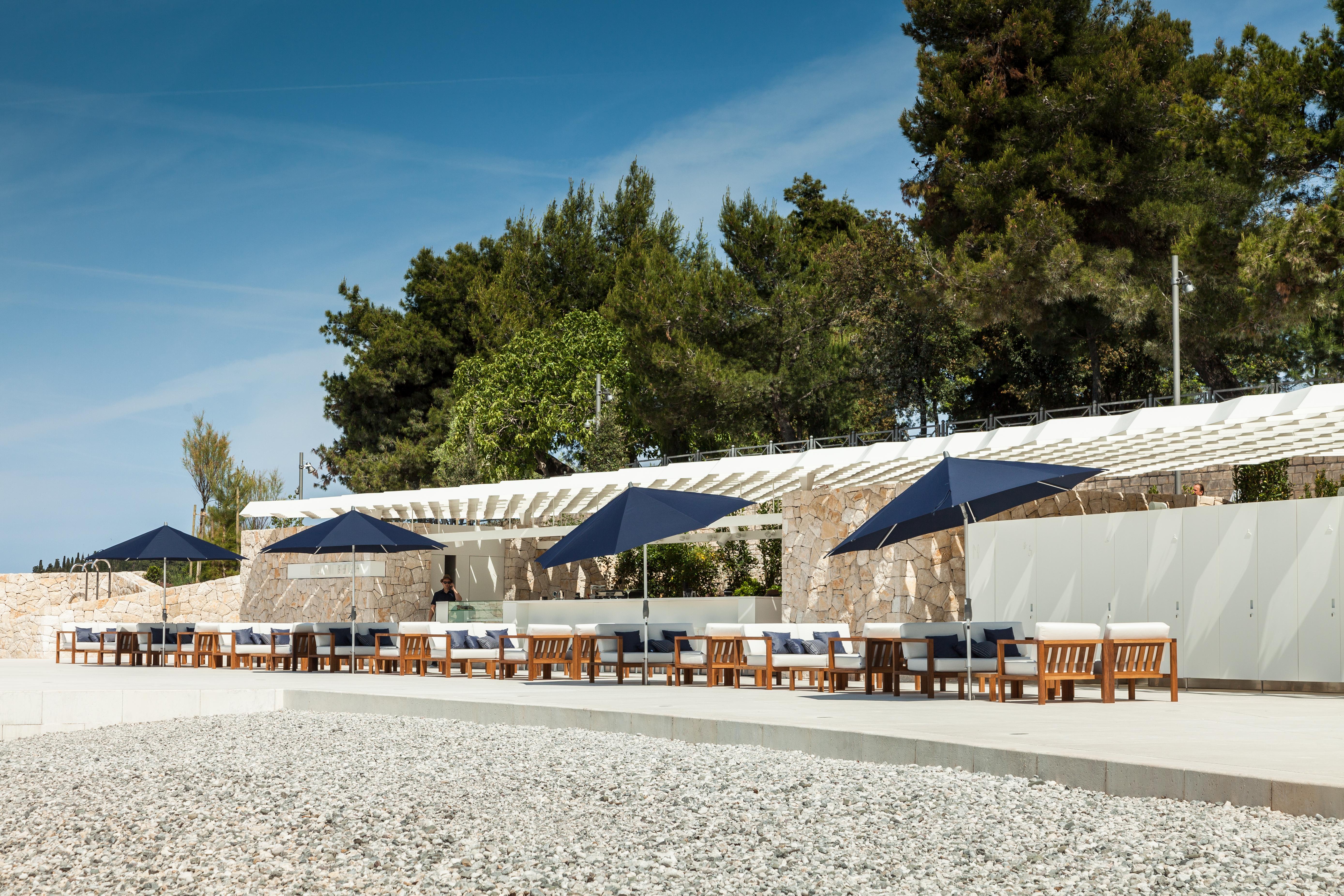Lone Hotel By Maistra Collection Rovinj Luaran gambar The beach at the hotel