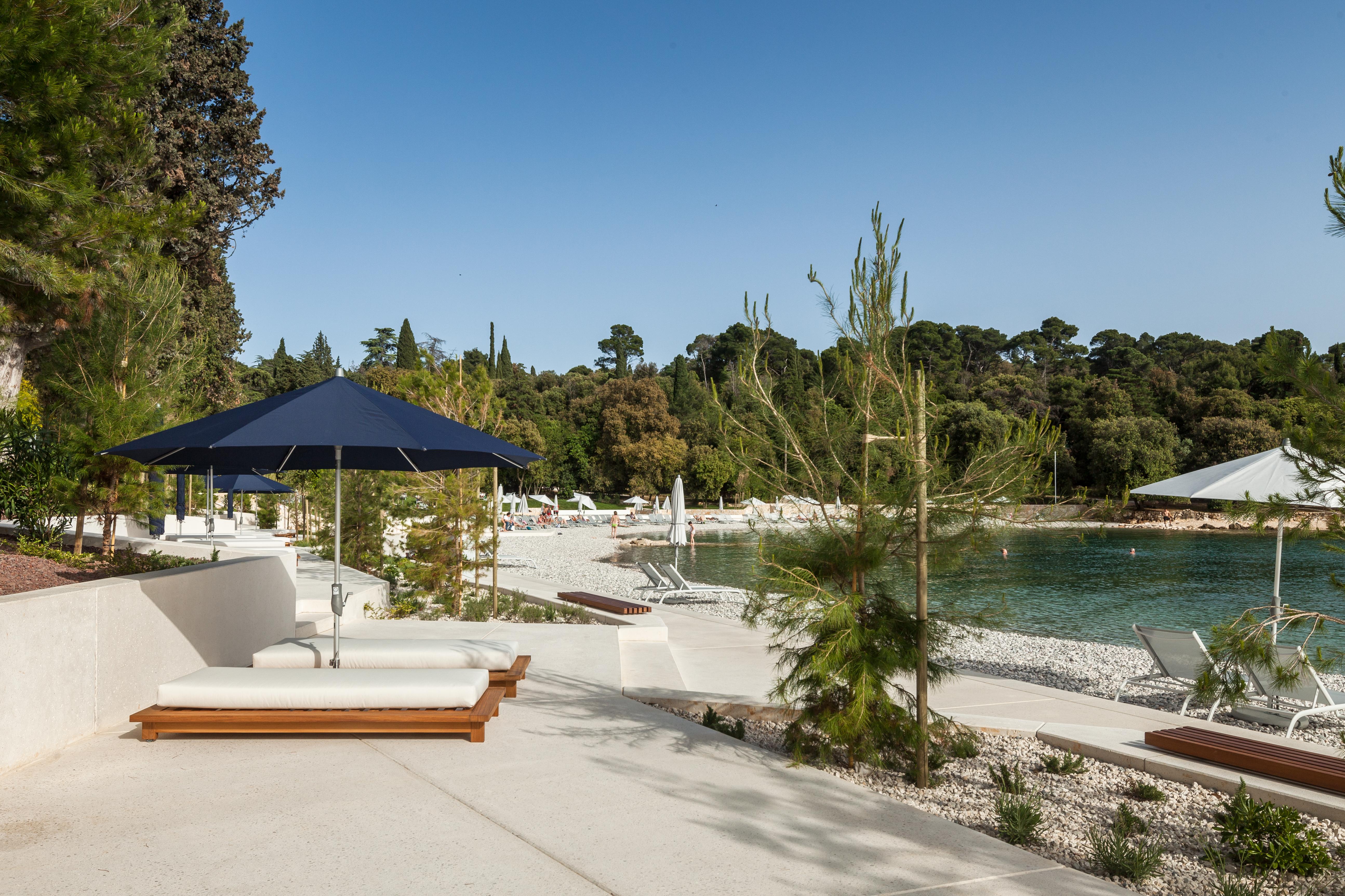Lone Hotel By Maistra Collection Rovinj Luaran gambar Beach at the hotel