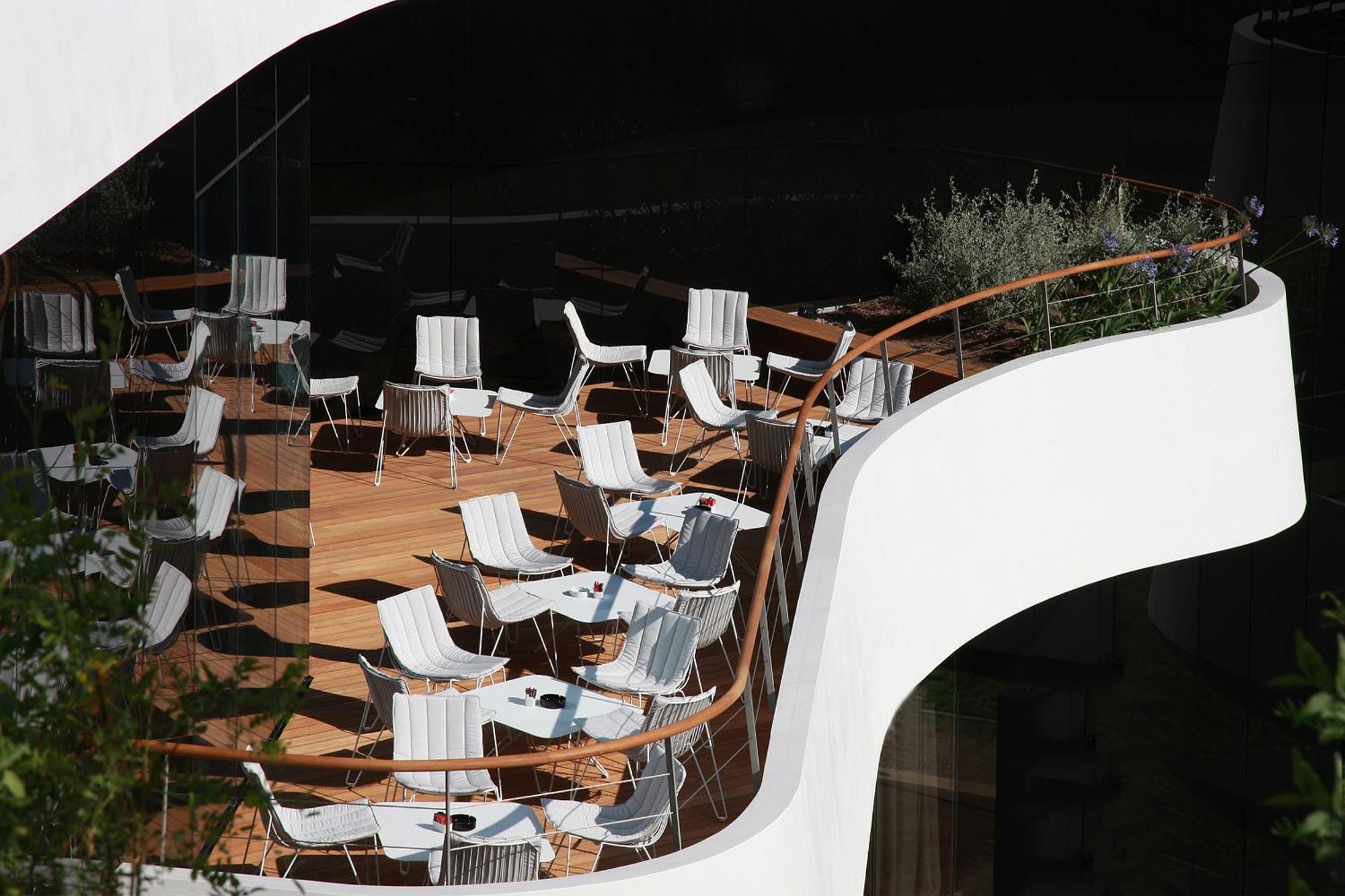 Lone Hotel By Maistra Collection Rovinj Restoran gambar The deck of the ship